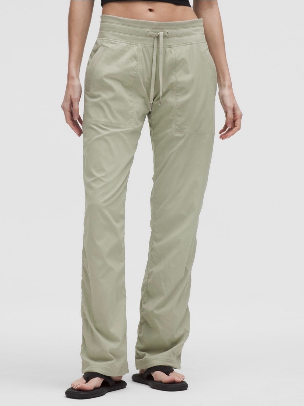 Lululemon Dance Studio Pant lined, NWT, SZ 10, in Fog Green